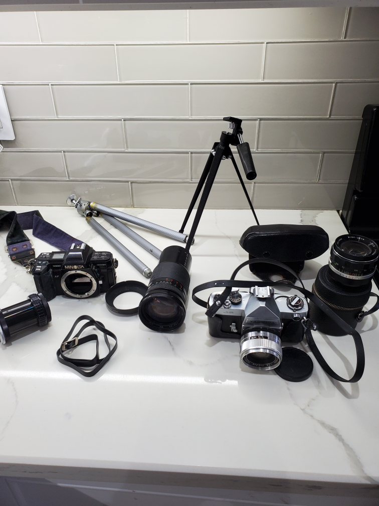 lot of vintage cameras and accessories thumbnail