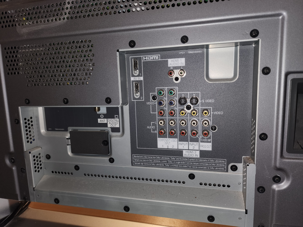 Panasonic TV 42" + Table - photo 2
