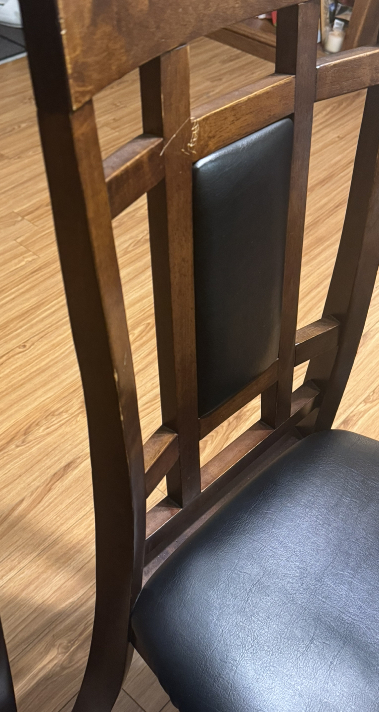 Dining table + 6 chairs (The Brick) image indicator(7)