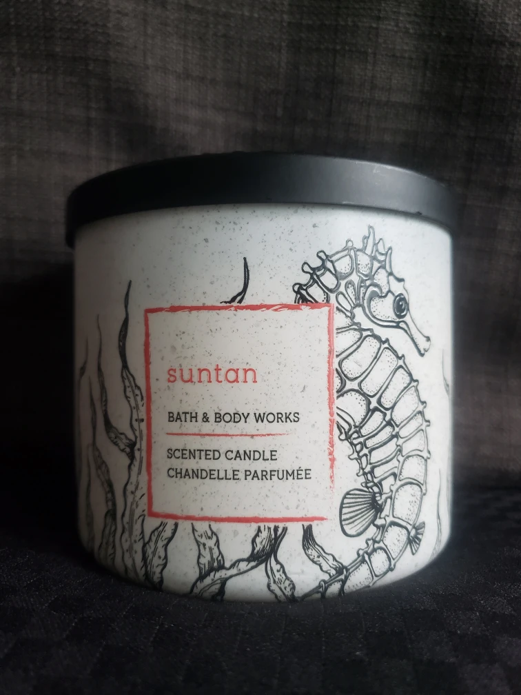 Bath and Body Works Suntan scented candle image indicator(3)