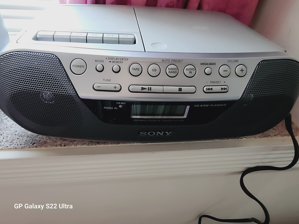 AM-FM Cd cassette player
