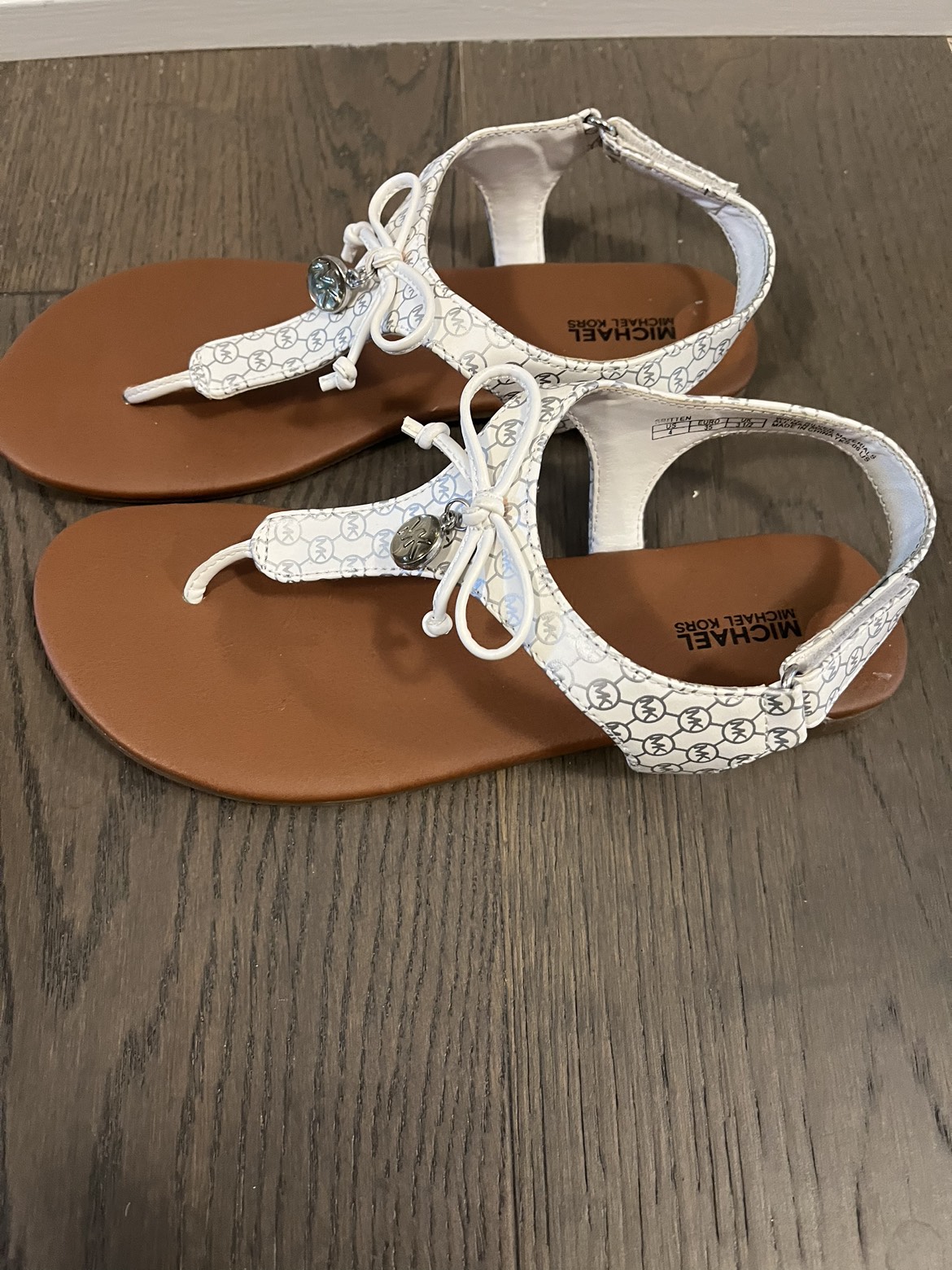Michael Kors designer kids sandals sz 4Y EUC image indicator(4)