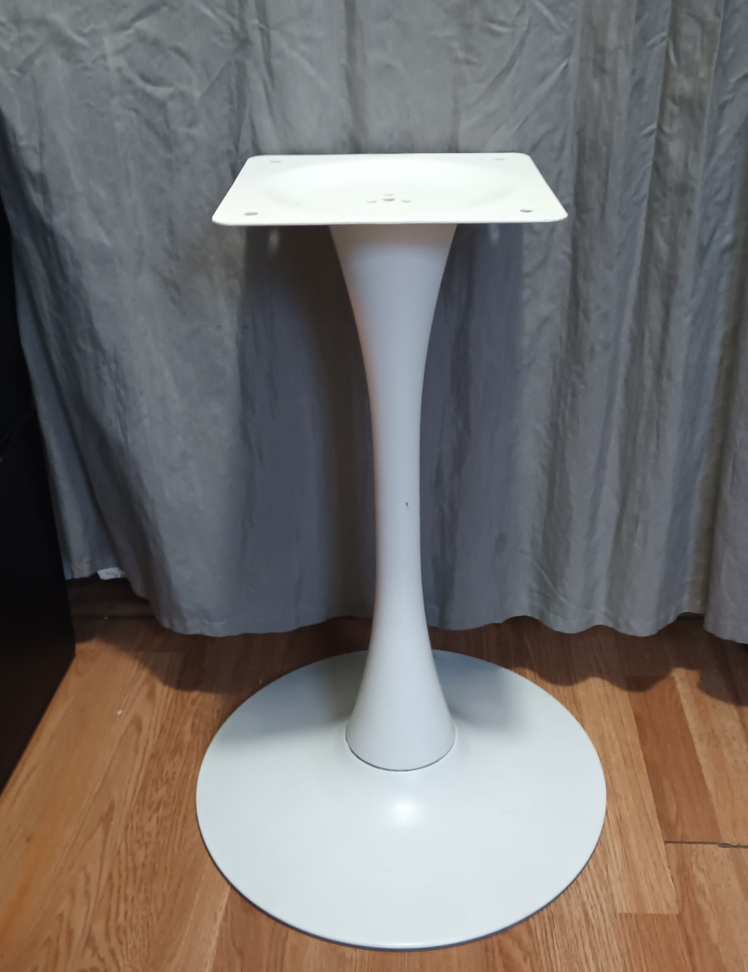 Dining table base