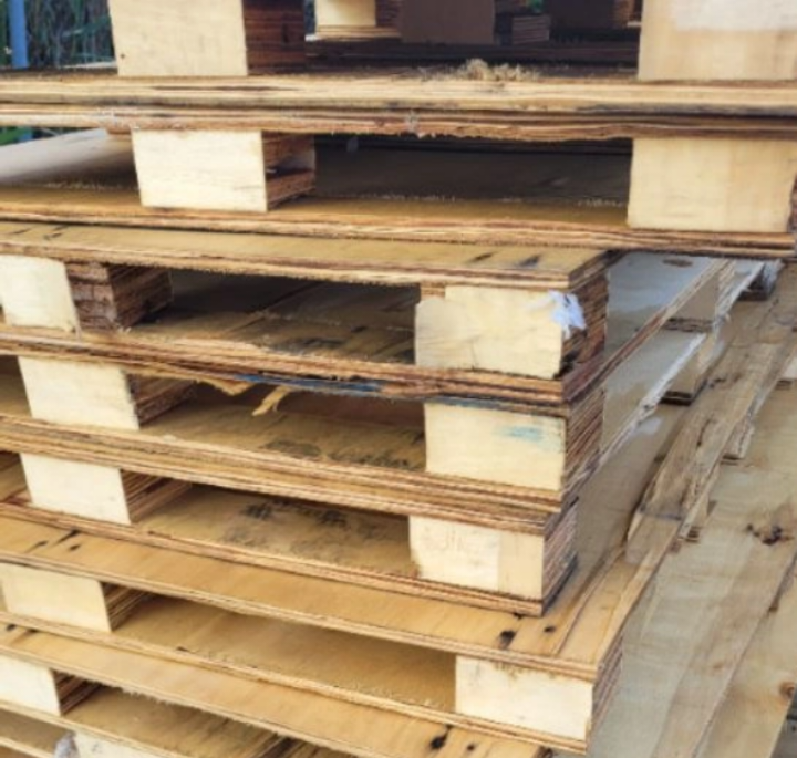 Free pallet skids🥕 thumbnail