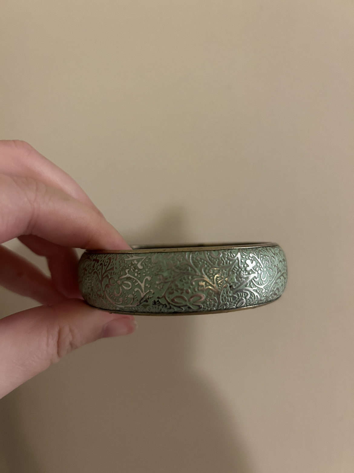 Costume bangle thumbnail