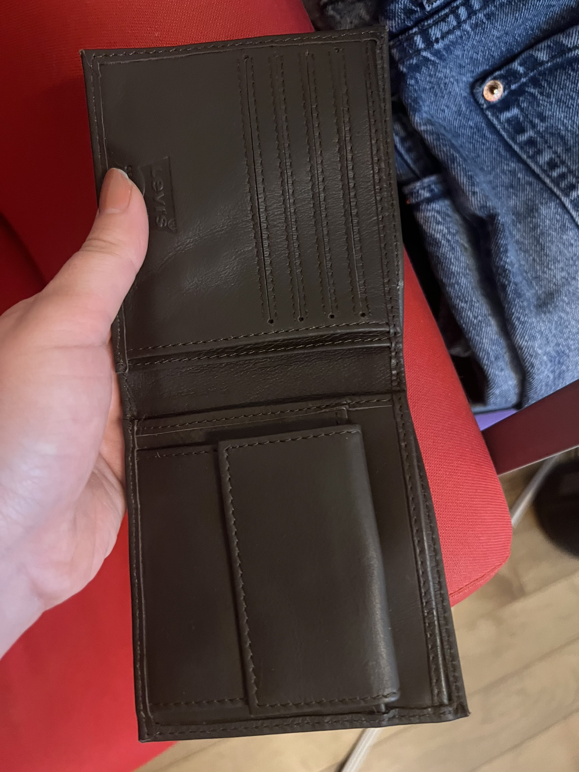 Levi Strauss & co Unisex Wallet image indicator(3)