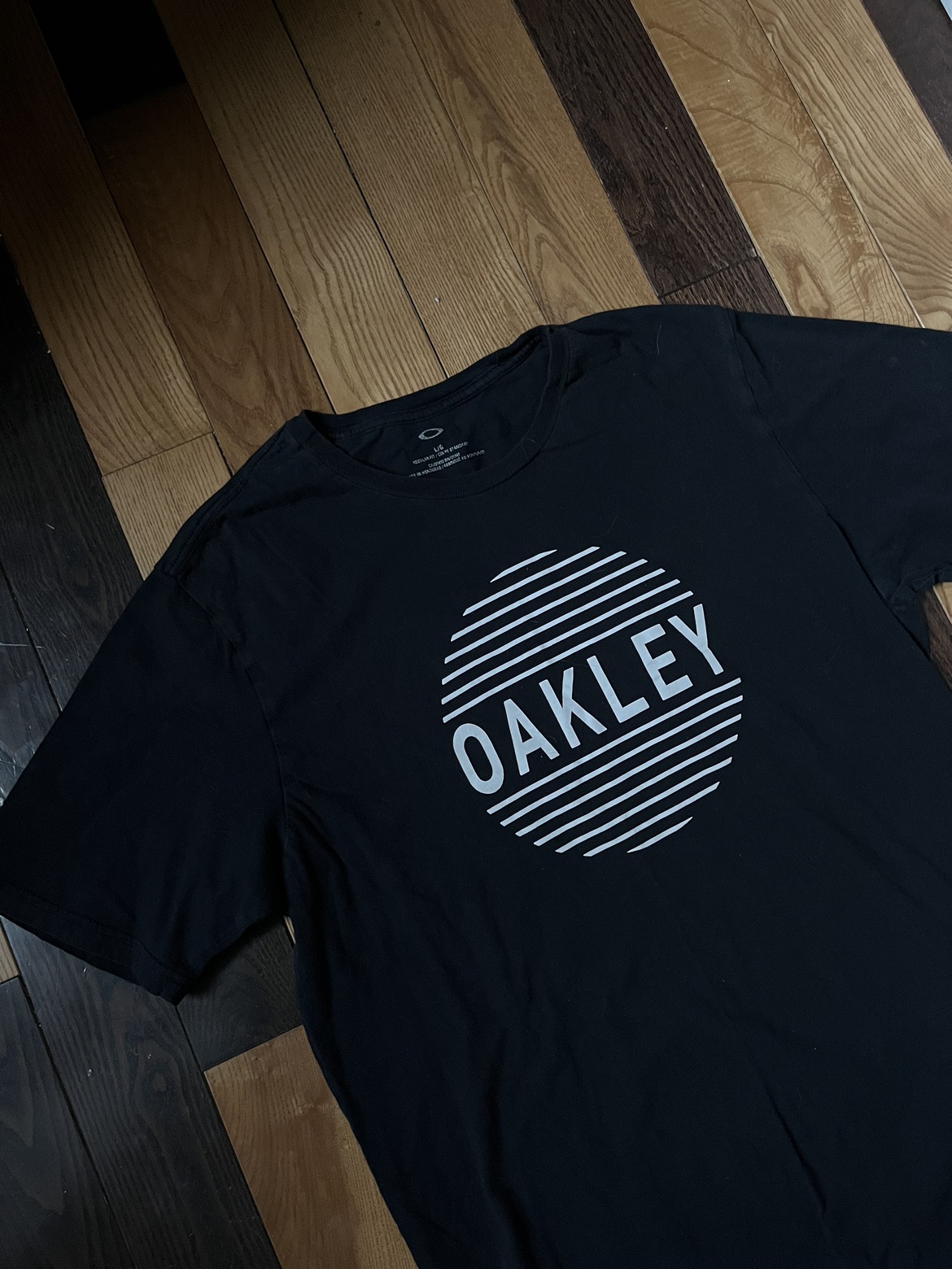 Oakley tee image indicator(3)