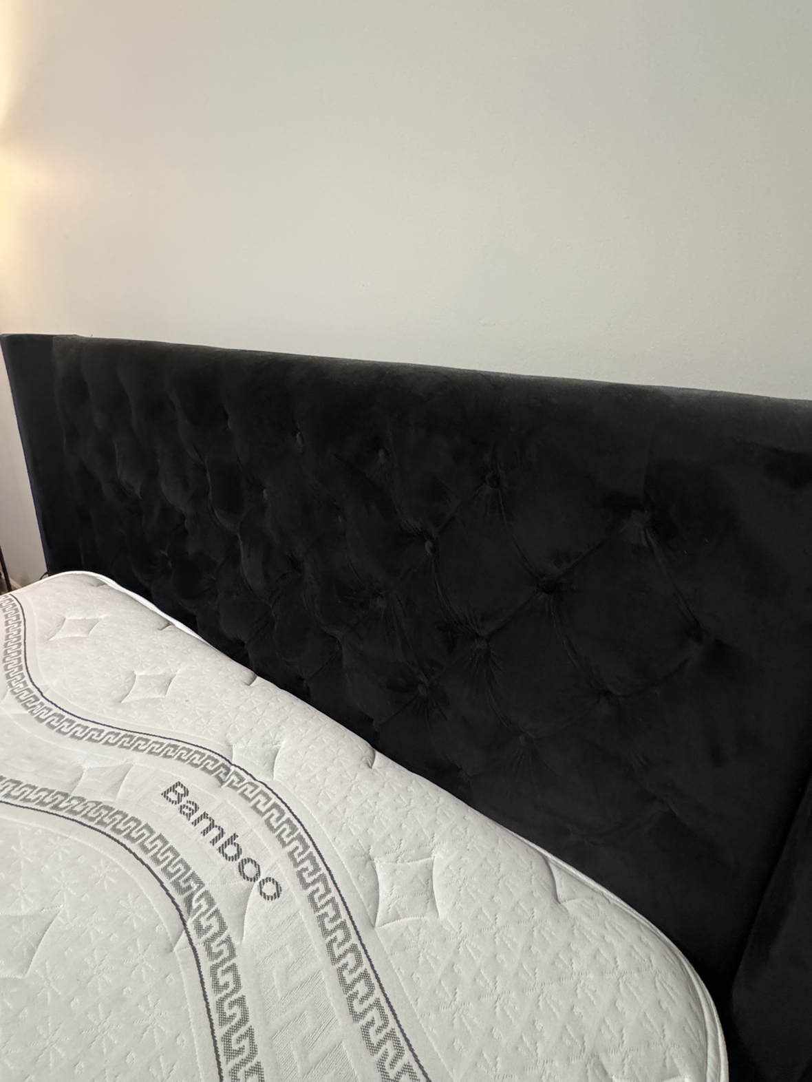 Queen Bed set (mattress, box, frame) - Moving Sale! - photo 4