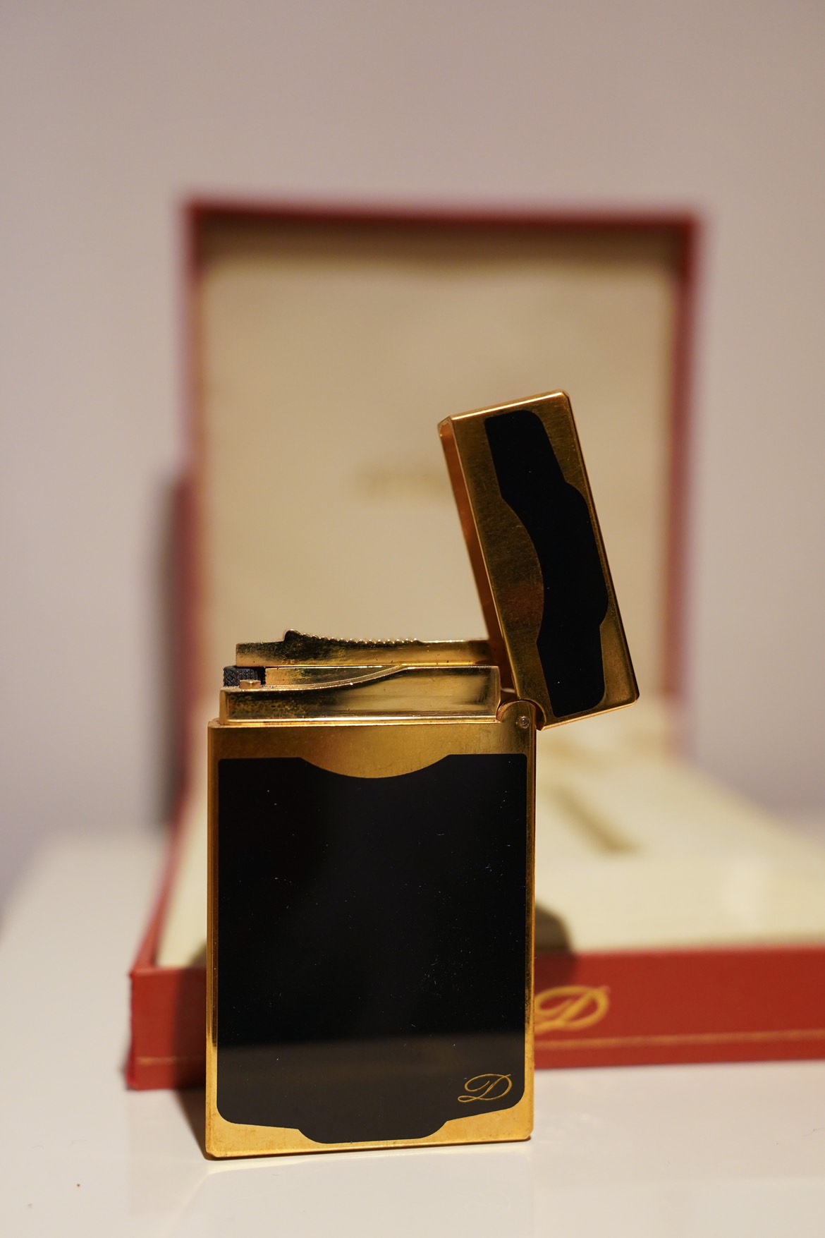 Vintage S.T.Dupont Black Gold Tone Lighter - photo 5