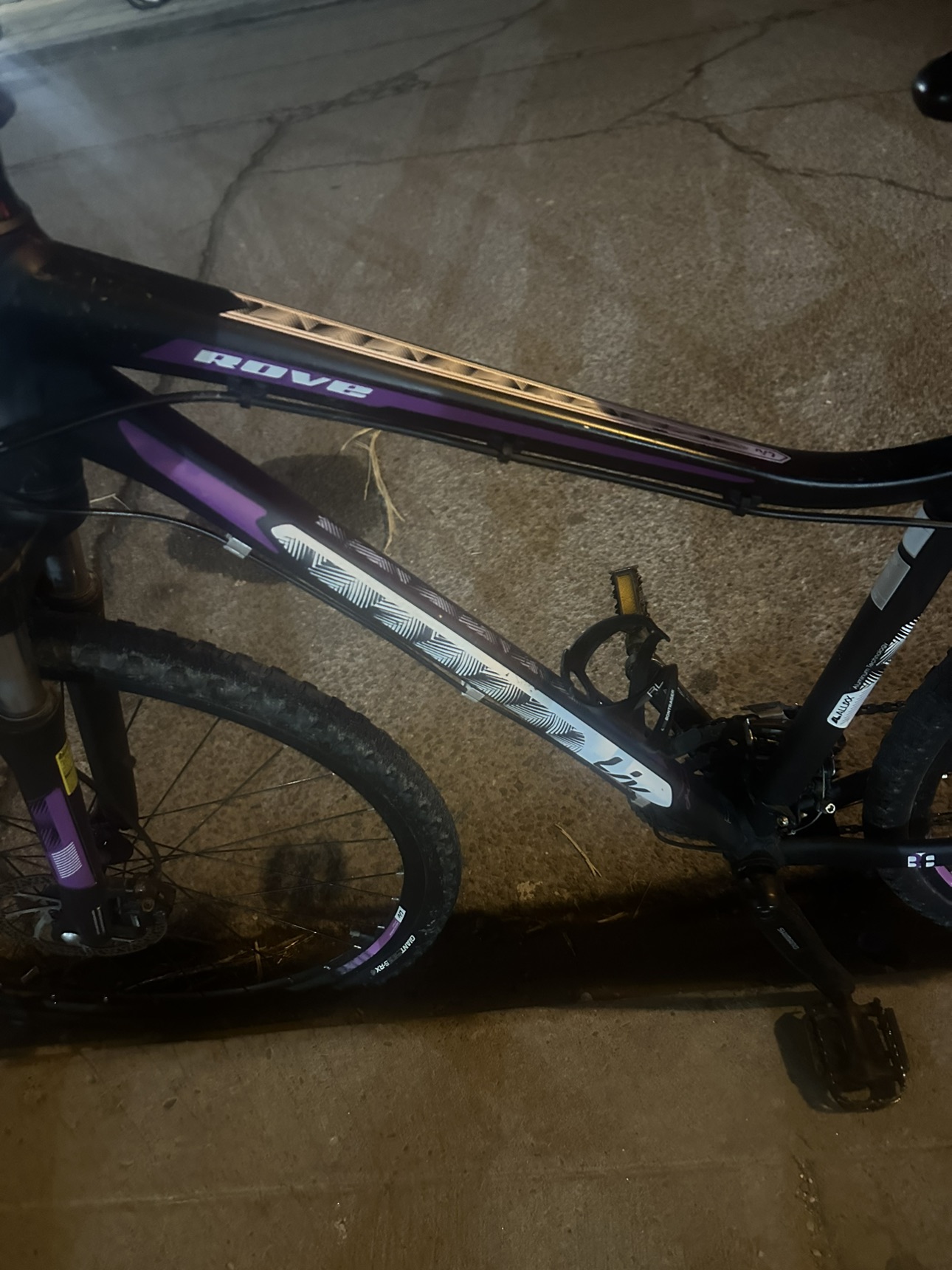 Giant Rove 2- Hybrid Sports Bike image indicator(2)