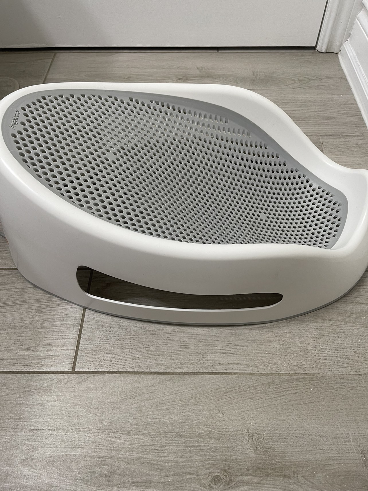 Baby bath tub