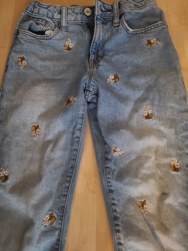 GAP Kids Denim flower design jeans Size 10-11 image indicator(3)