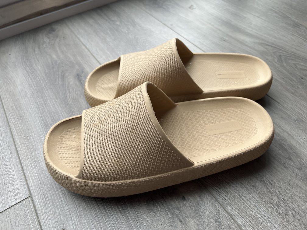 Call it Spring Slides - Size 9 image indicator(2)