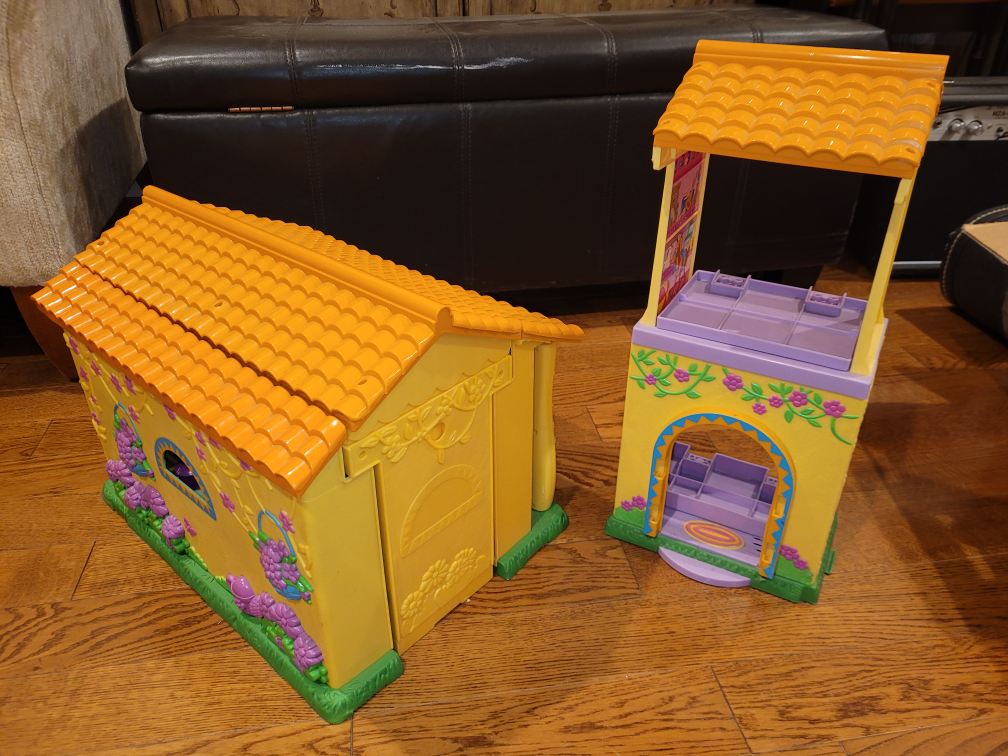 *MAKE AN OFFER* Mattel Collapsable 2 Piece Dora Dollhouse image indicator(9)