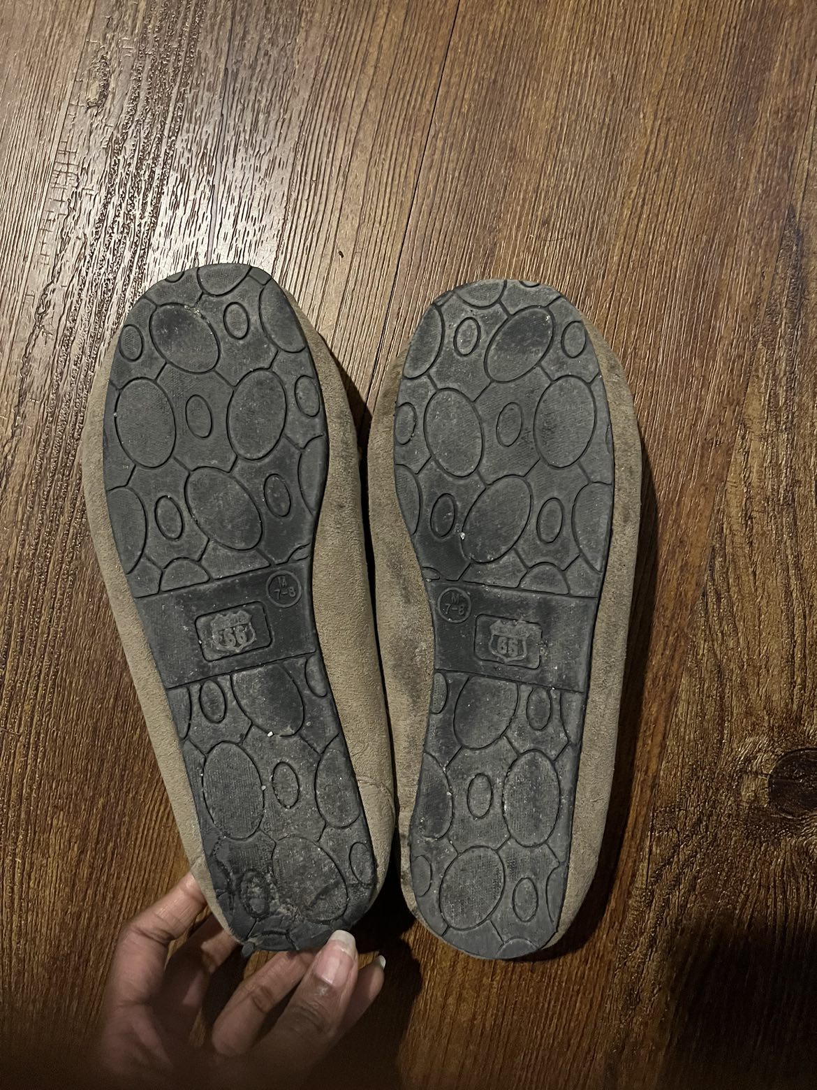 Size 7-8 more of a size 8 woman shoe image indicator(2)