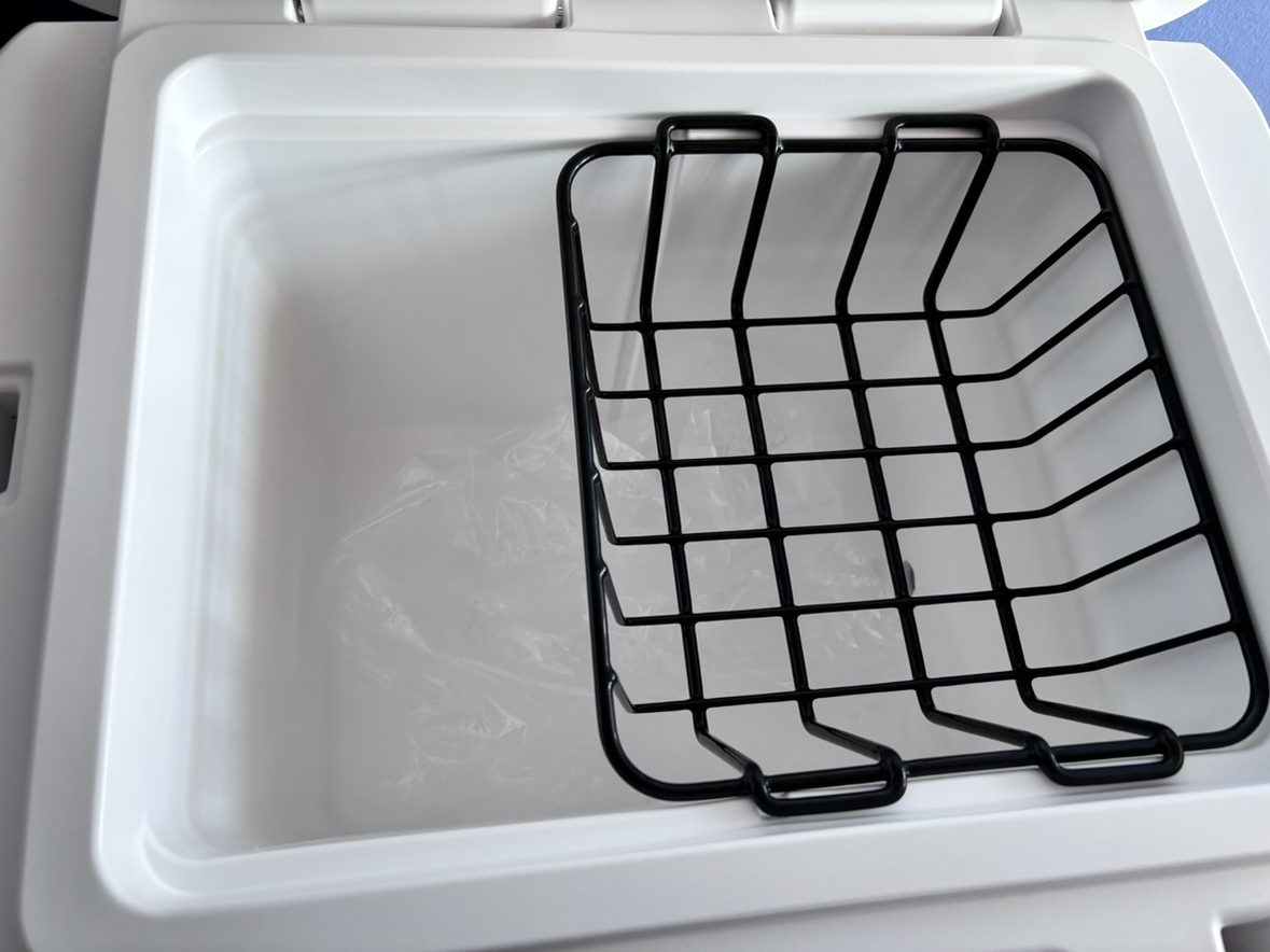 YETI TUNDRA 35 cooler - photo 4