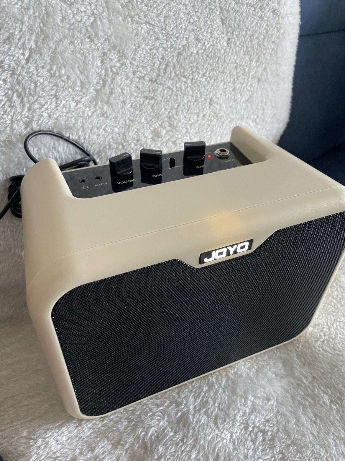 Bass guitar amplifier - photo 2