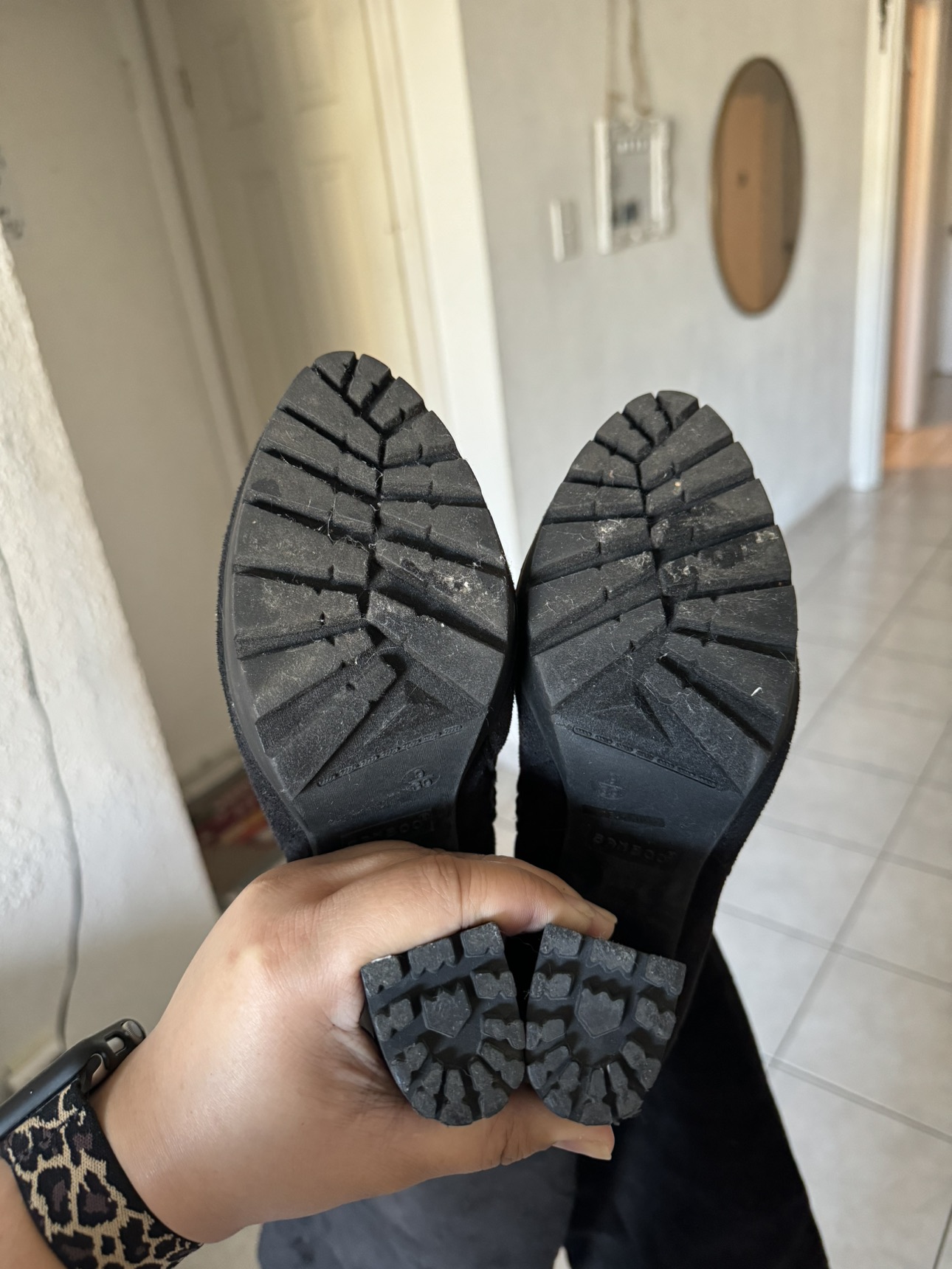 KNEE-HIGH BOOTS FOR SALE! image indicator(3)