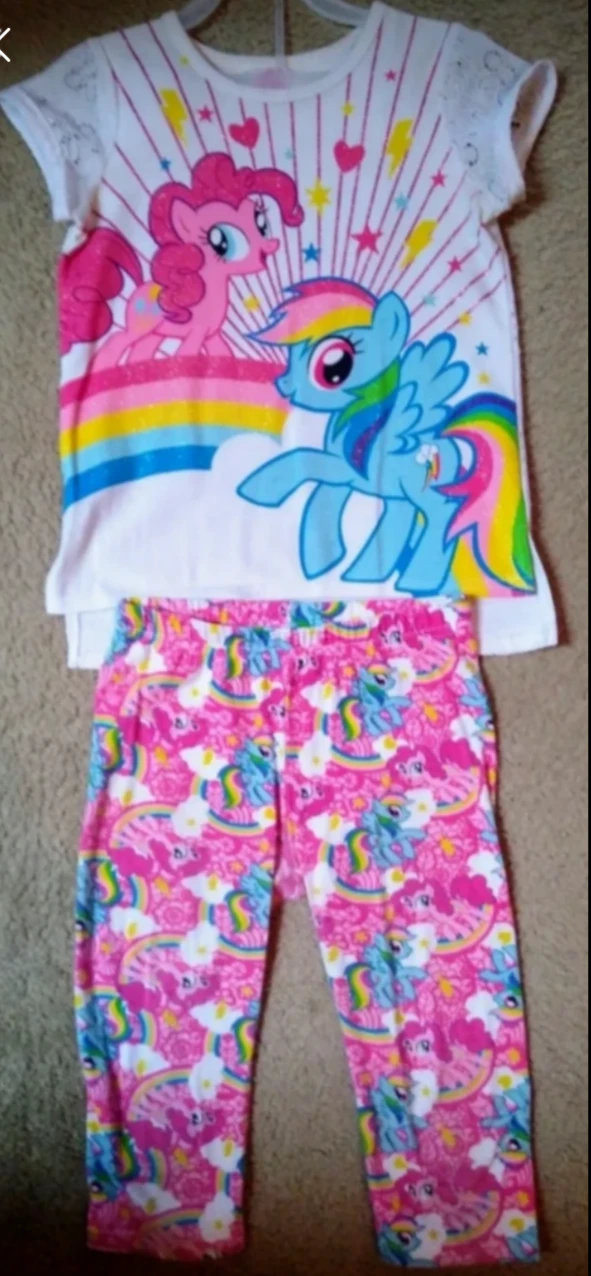 Girl's 2 PC Outfit thumbnail