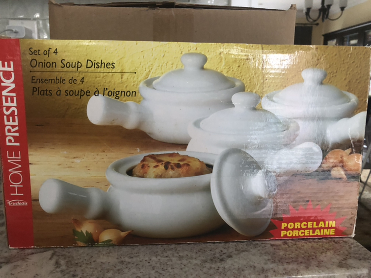 French onion soup pots