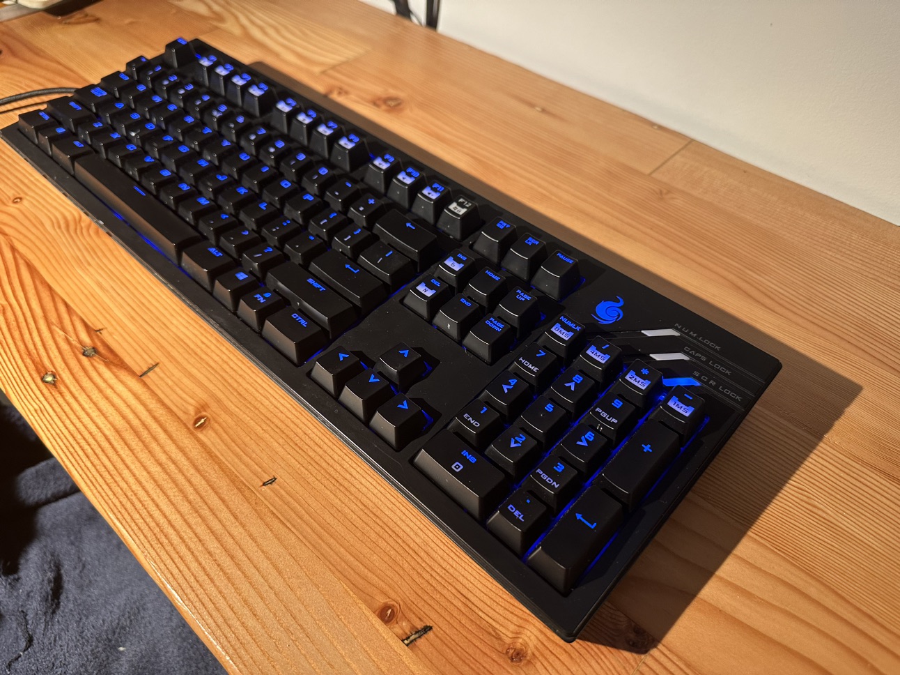 Mechanical keyboard with backlight