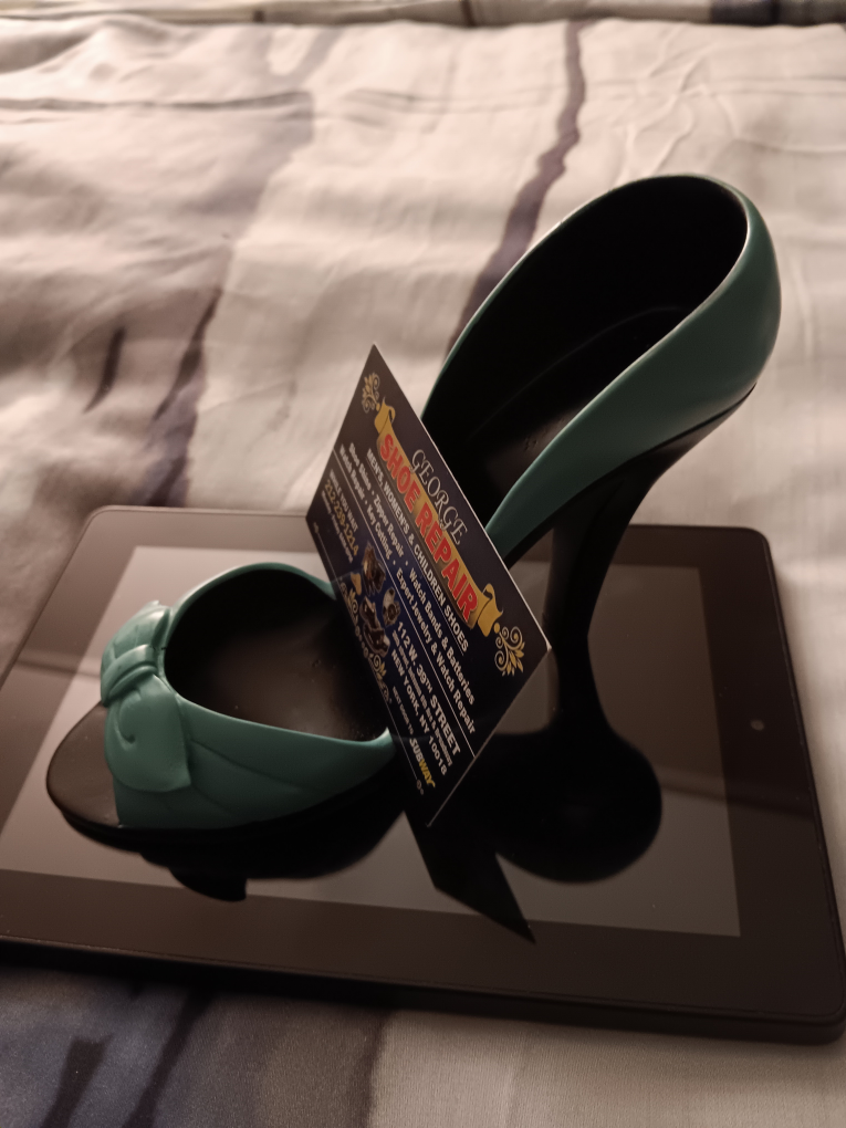 #freecycle  novelty card holder image indicator(3)