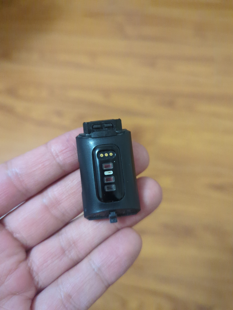 Fitbit charge 4 #freecycle - photo 3