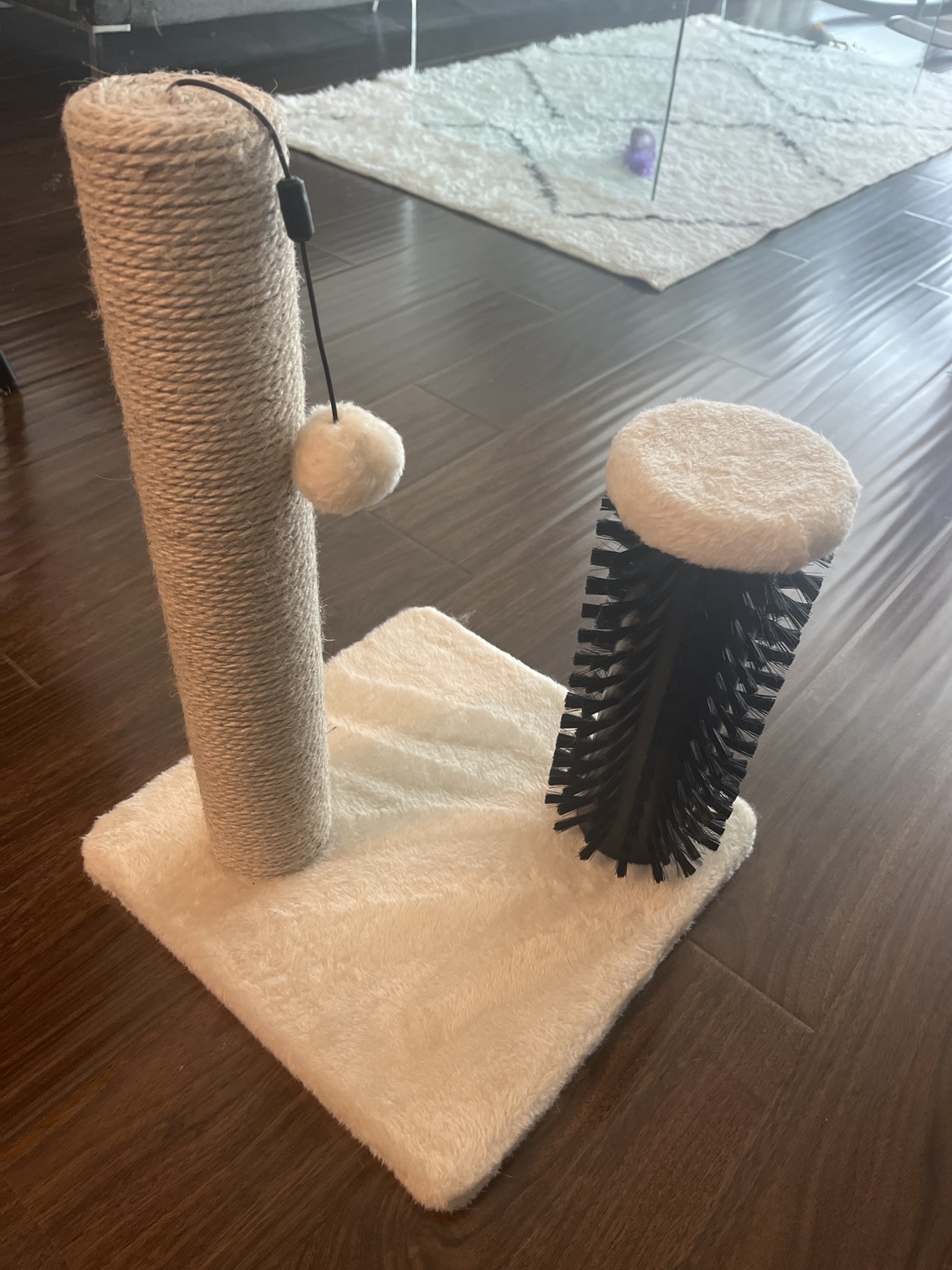 FREE - neutral cat scratch post #freecycle thumbnail