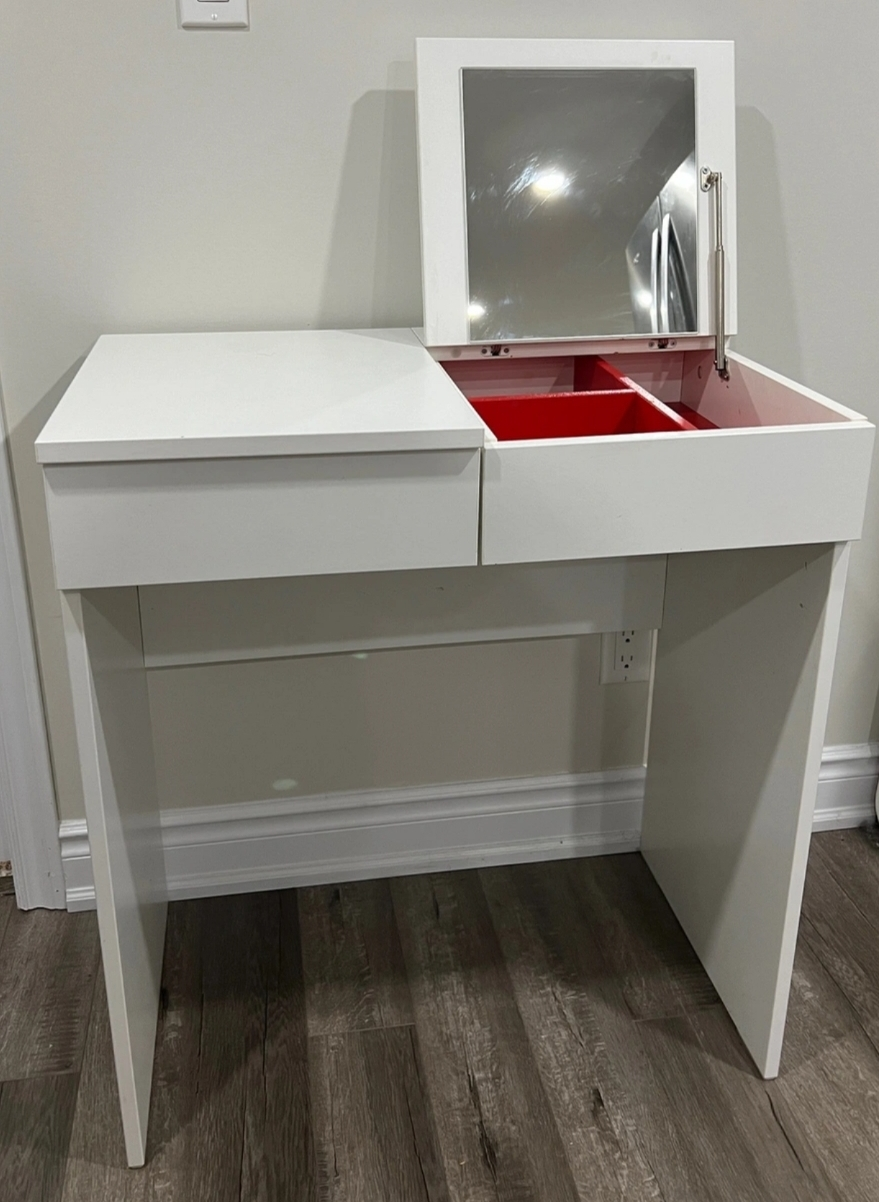 Ikea Makeup Vanity Table - photo 3