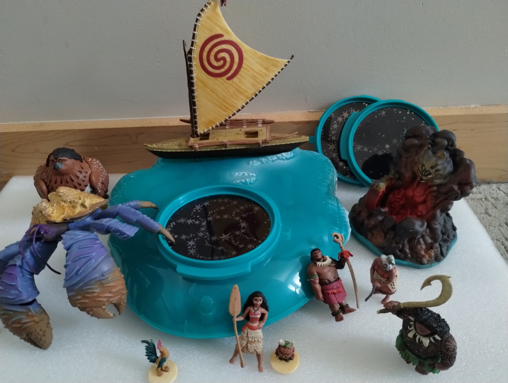 Moana projection boat playset