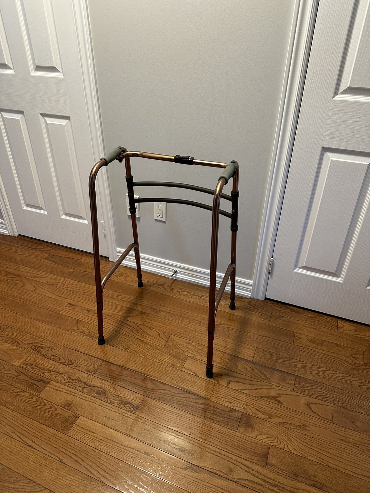 Walker for Seniors image indicator(7)