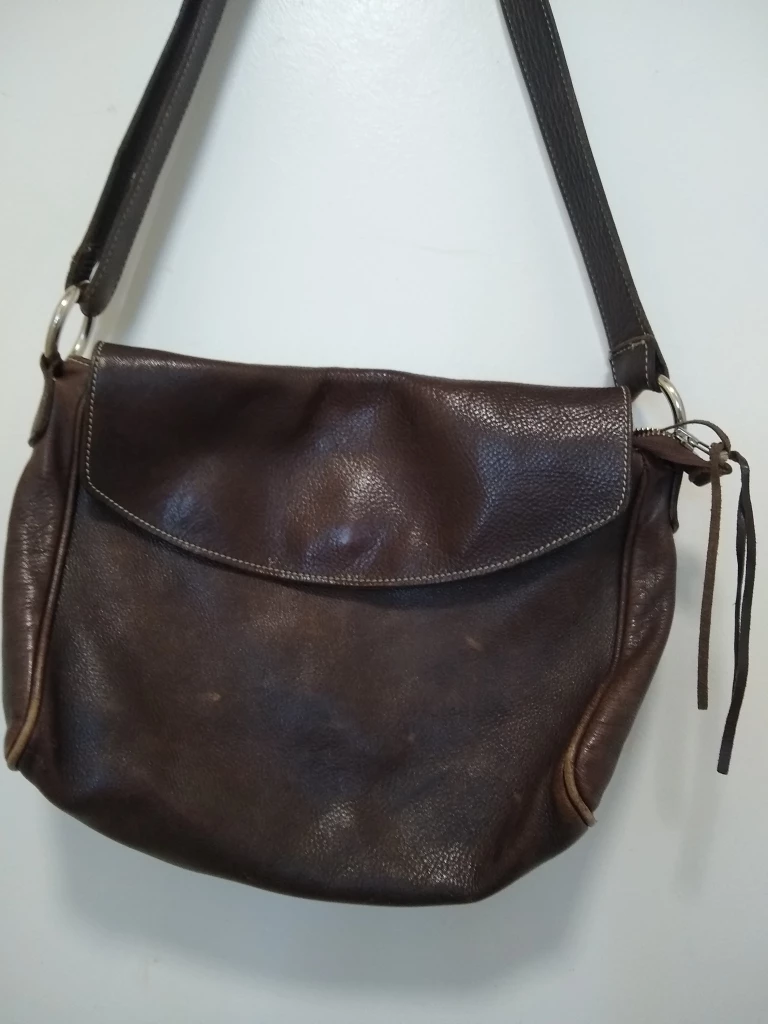 Leather shoulder bags