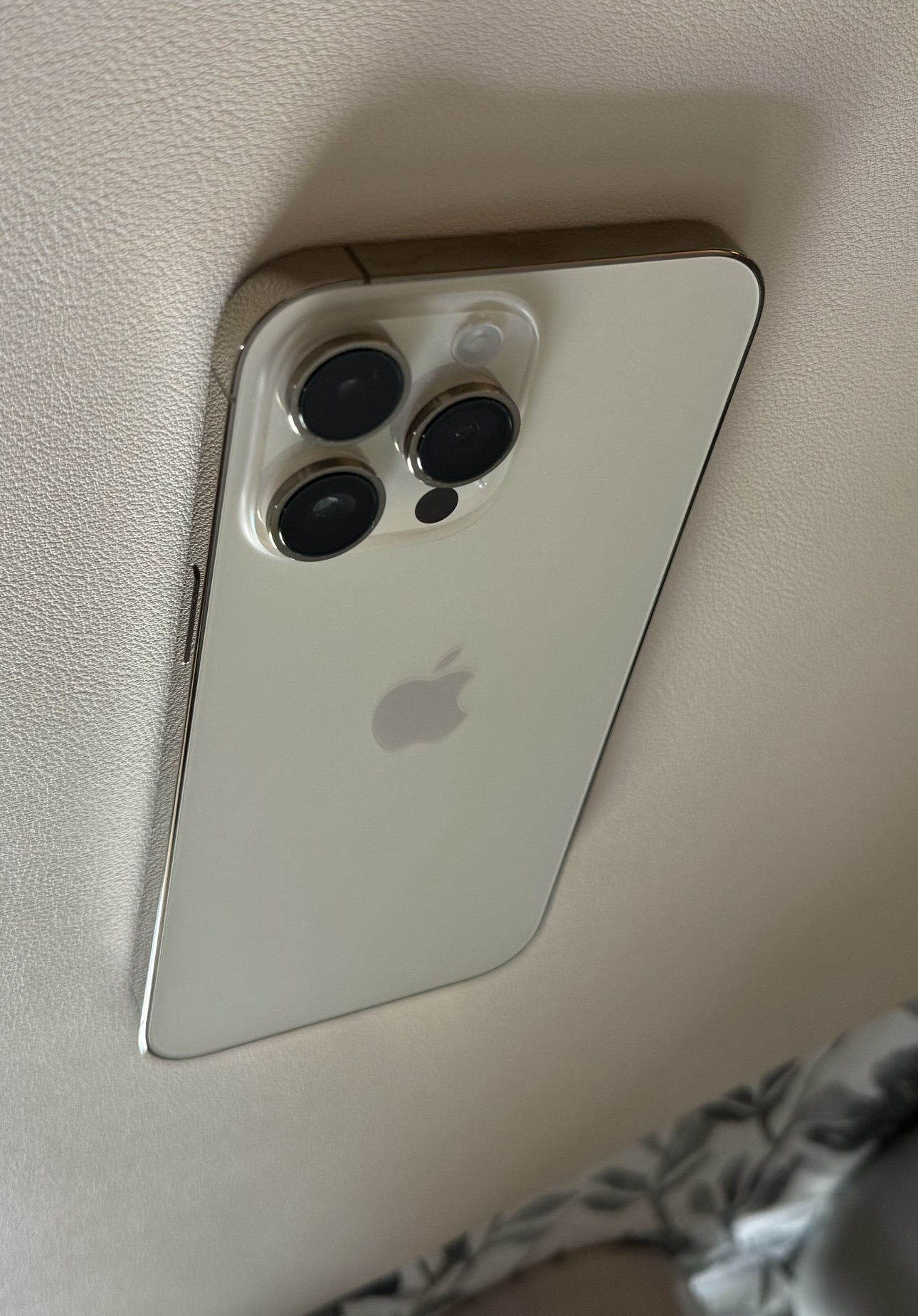 iPhone 14 Pro Max Gold 256GB - photo 3
