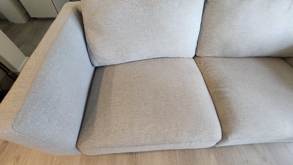 Couch - photo 3