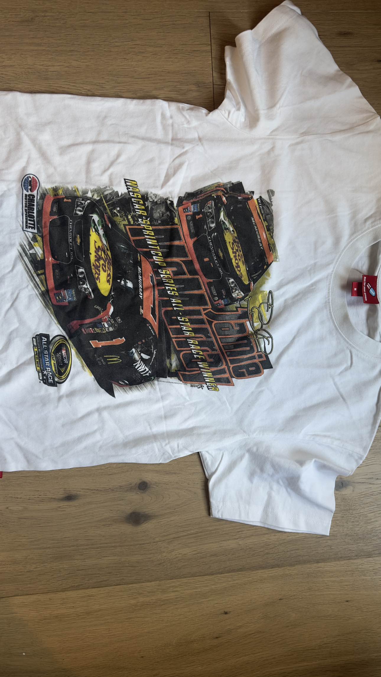 Graphic T shirt M thumbnail