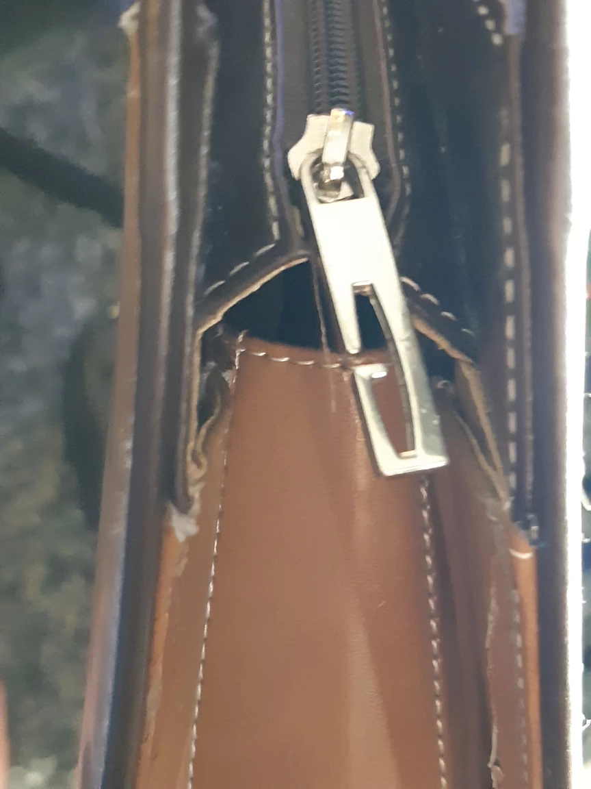 GUCCI shoulder bag tan leather brown straps image indicator(3)