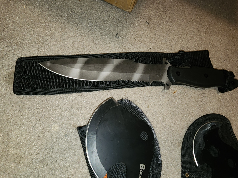 Military grade hunting knives