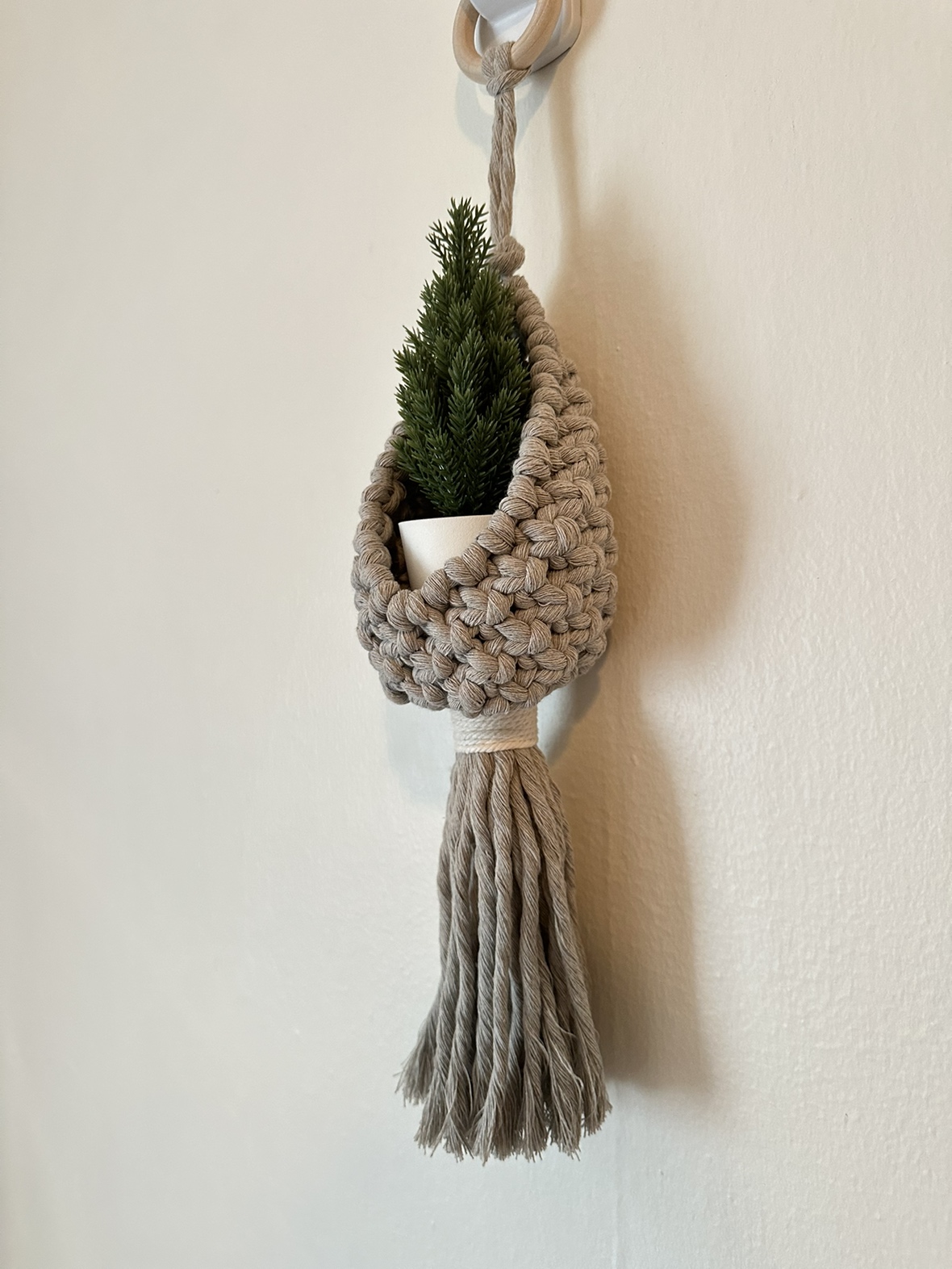 Macramé Plant Holder