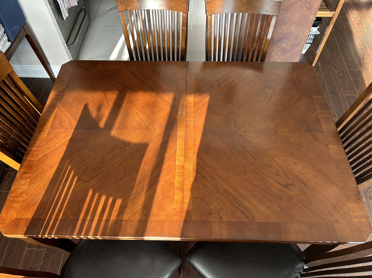 Dining room table image indicator(4)