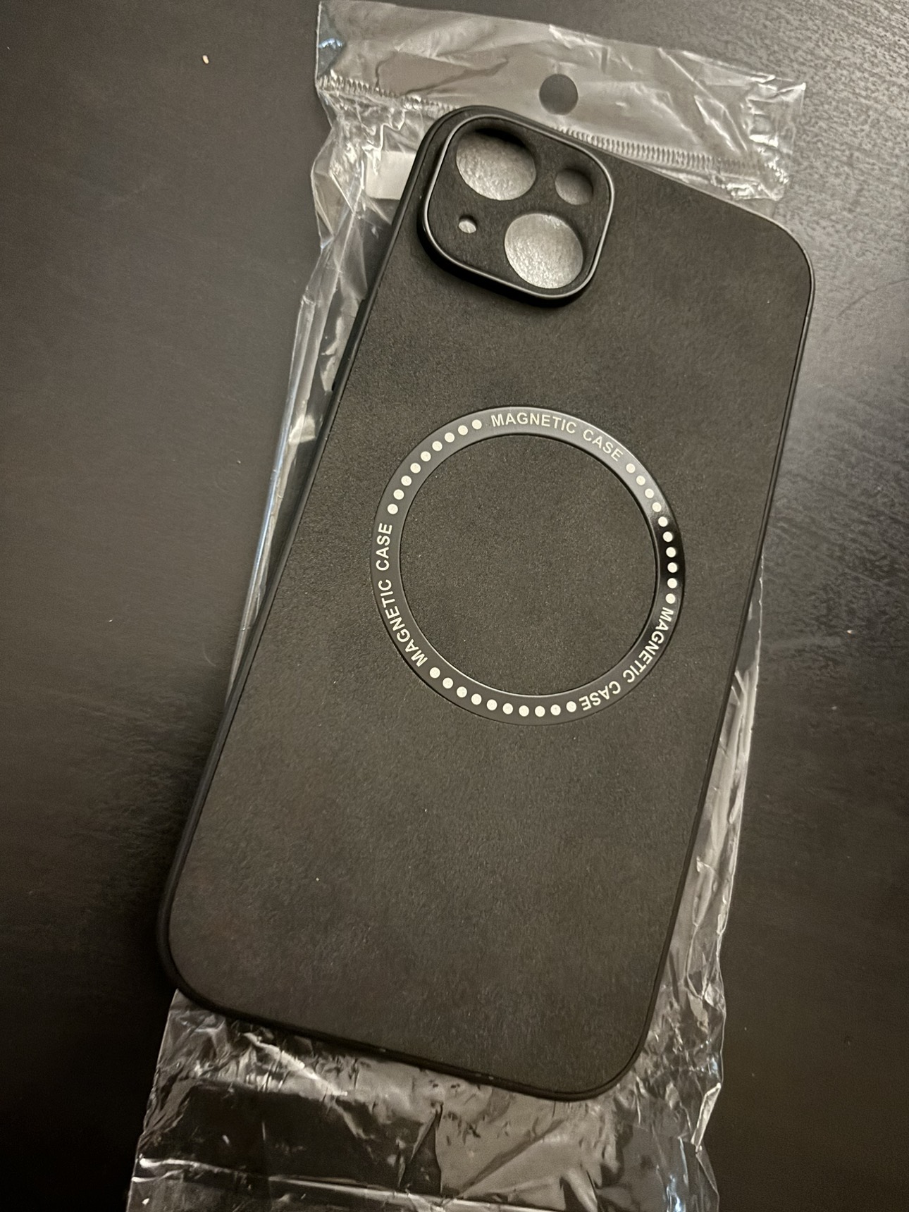 NEW iPhone 15 Plus case with magnetic charging image indicator(5)