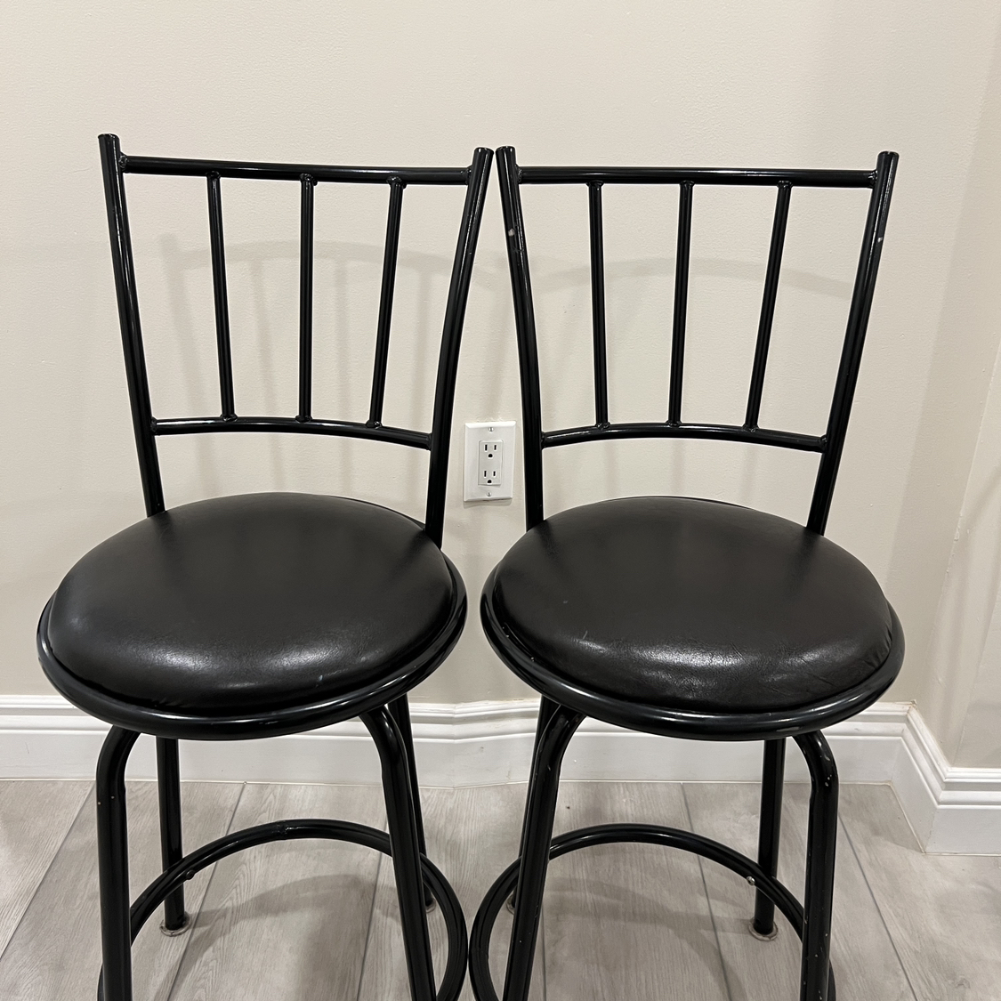 Bar Chairs/Stools (2) - photo 3