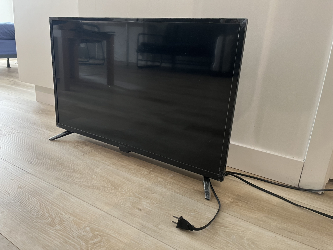 32" TV (w/ the box) - photo 3