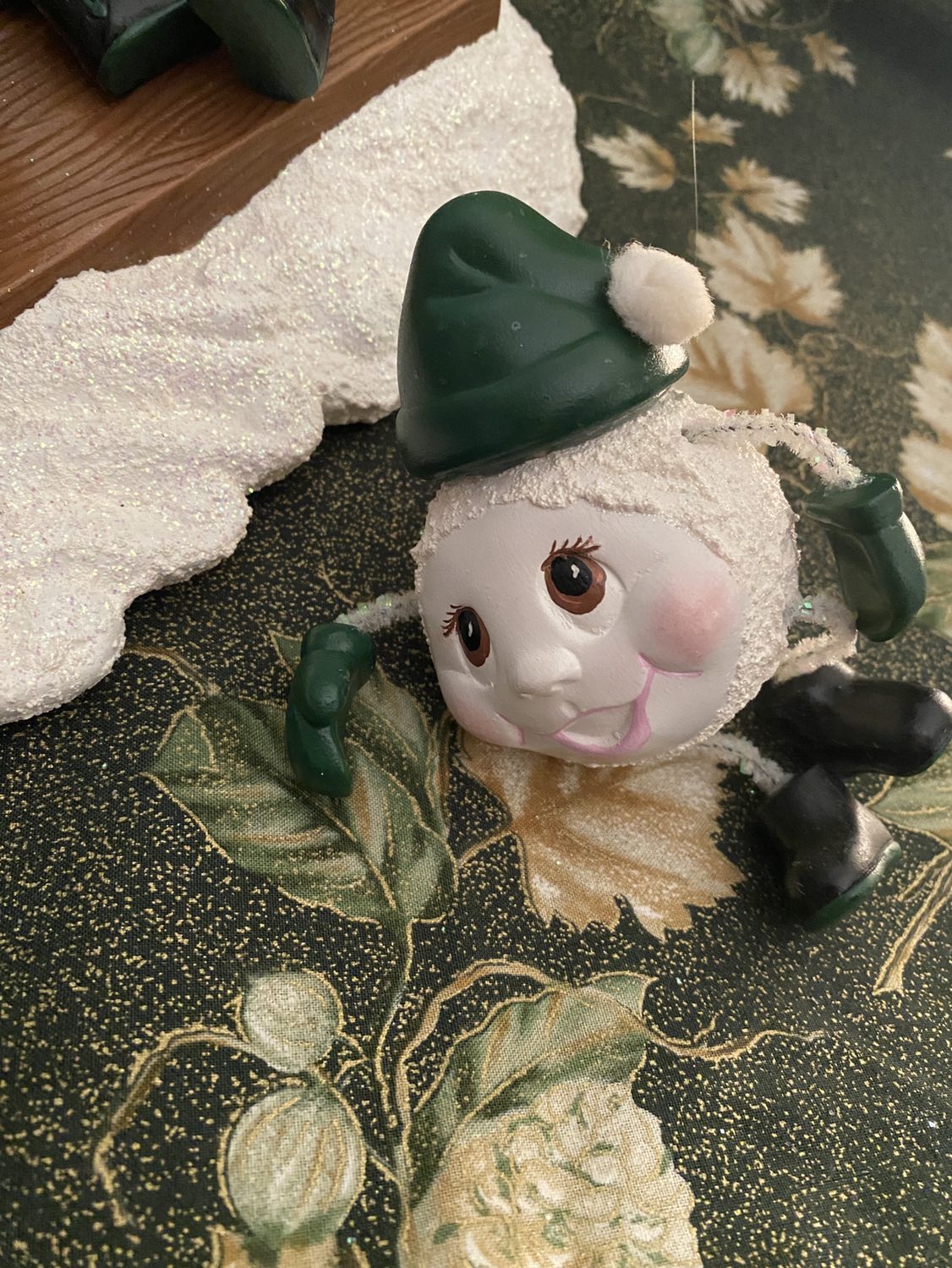 christmas sleigh with snowball riders image indicator(3)