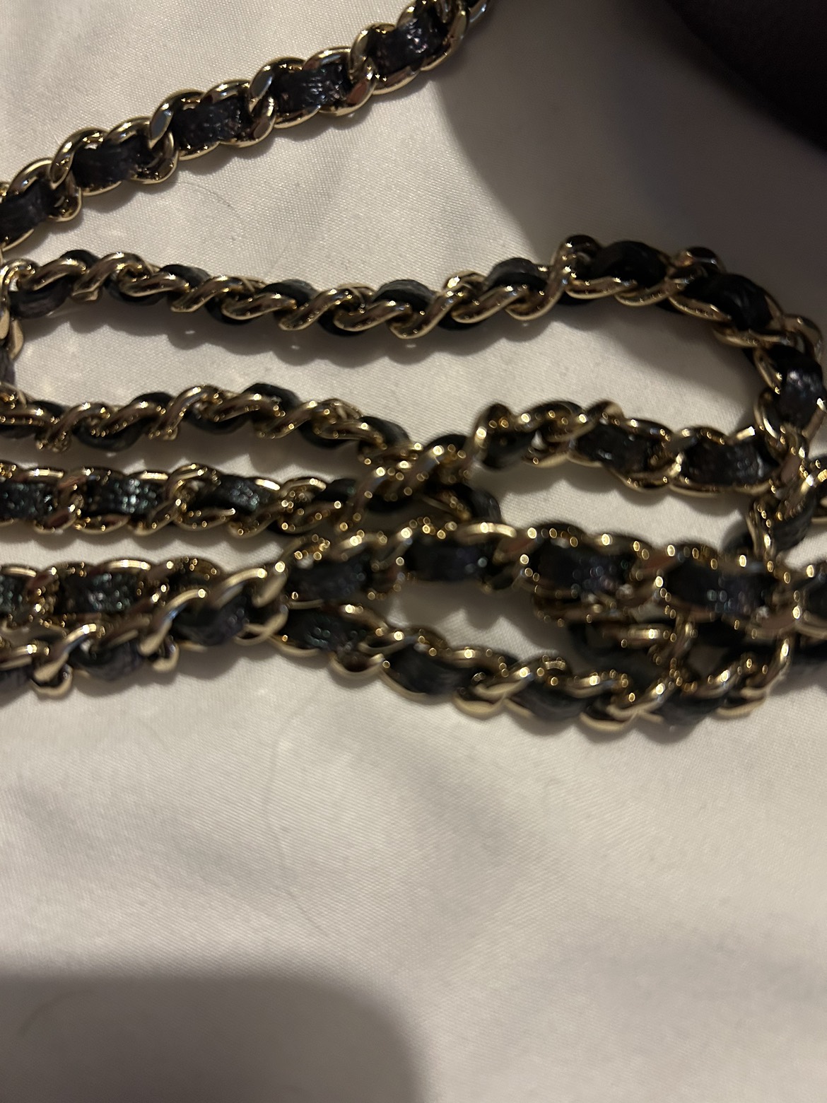 AUTHENTIC CHANEL Caviar Round Clutch w/ Chain image indicator(5)