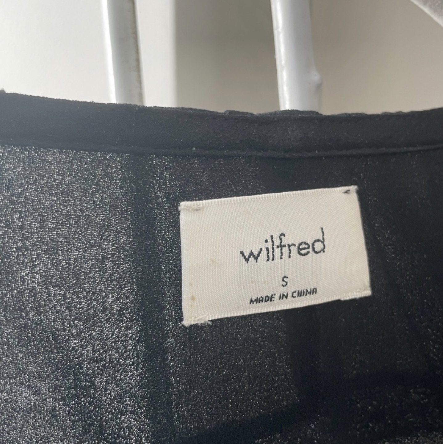 Aritzia Wilfred Eden Blouse in Black image indicator(9)