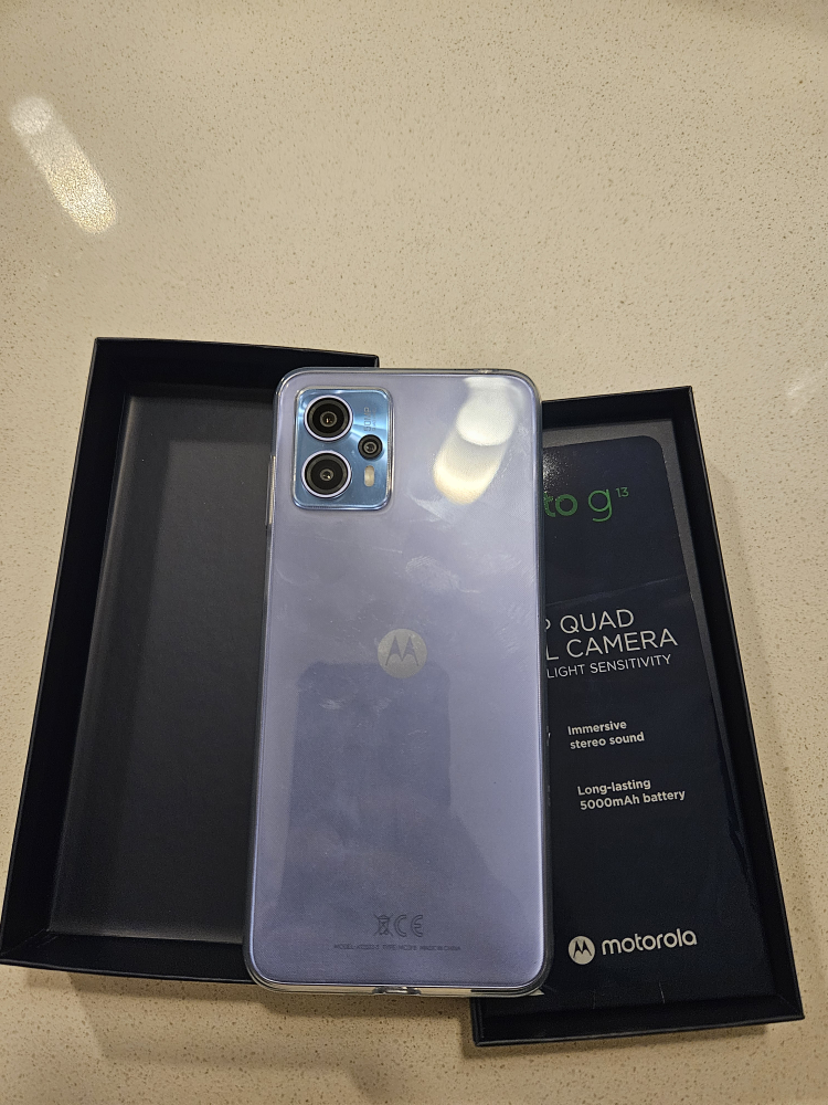 Moto G13 lavender w/ case - photo 3