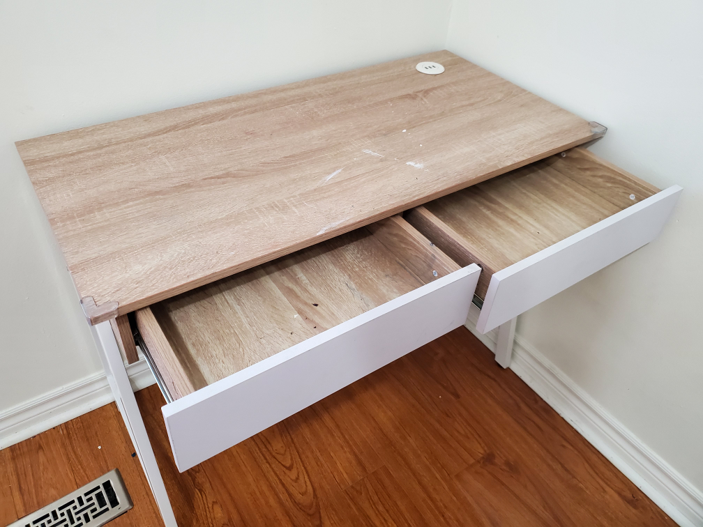 Study table with USB charging - photo 4