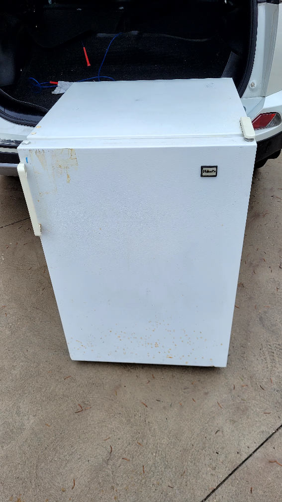 Used Mini Fridge thumbnail