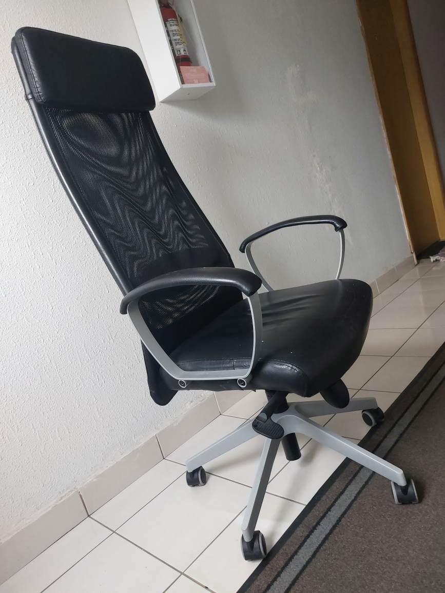Rolling chair thumbnail