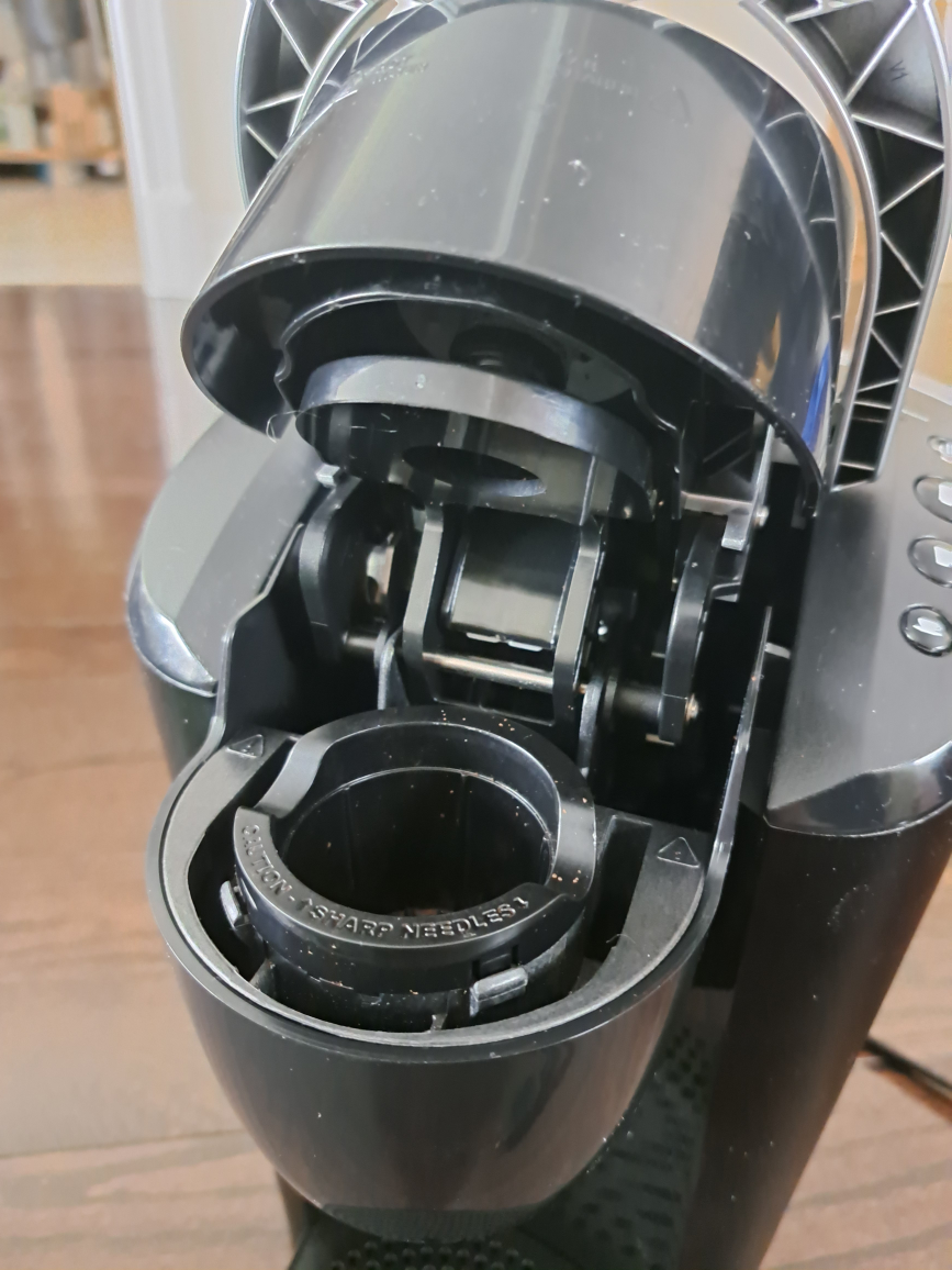 Keurig Coffee Machine- LIKE NEW ⭐ - photo 3